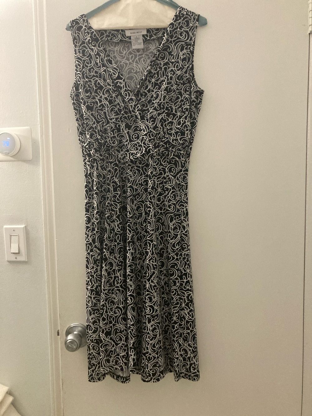 Nine West Black & White geometric print Sleeveless Wrap Midi Dress-size medium